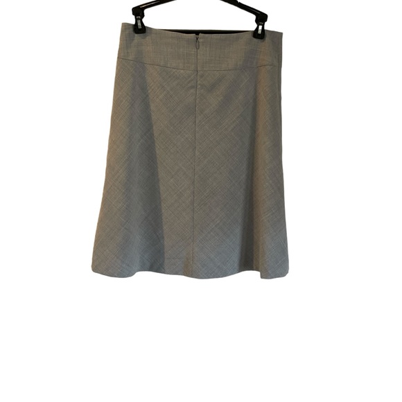 Express Skirt 🌷Size 0 🌷 Grey 🌷 Knee length 🌷 - Picture 2 of 2